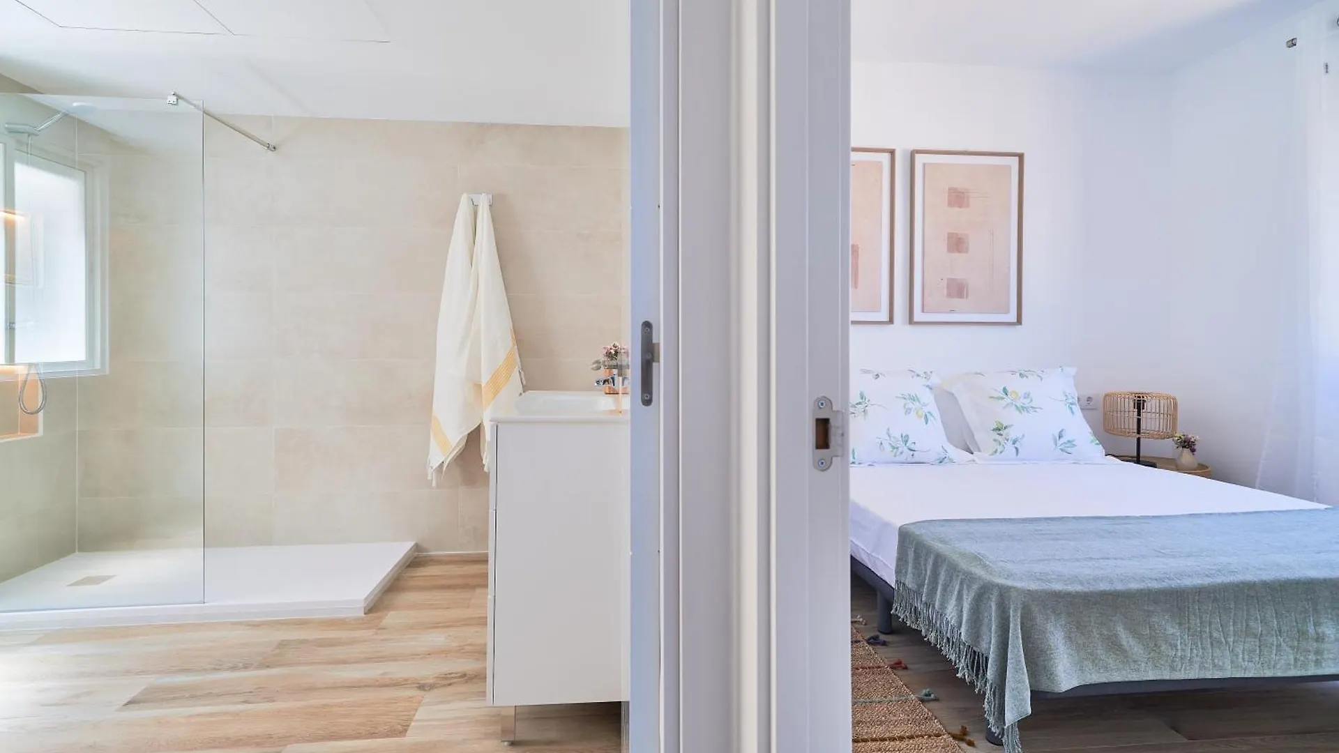 Luminoso Apartamento En Primera Linea De Playa En 埃斯特波纳 0*,