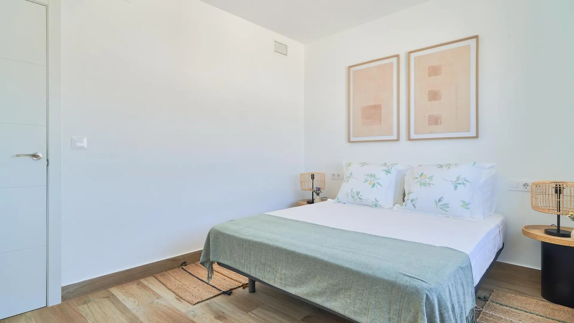 Luminoso Apartamento En Primera Linea De Playa En 埃斯特波纳 公寓