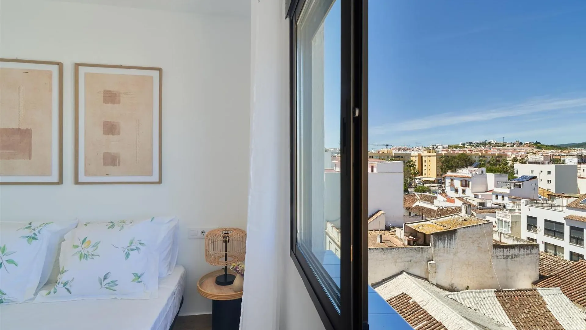 Luminoso Apartamento En Primera Linea De Playa En إِستيبونا